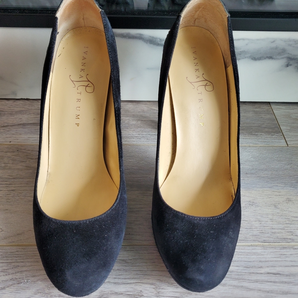 Ivanka Trump suede pump - Picture 4 of 4